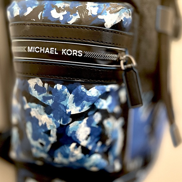 NWT AUTH Michael Kors Limited Edition certified Blue & Gray Icy Frozen Collab - Picture 2 of 8